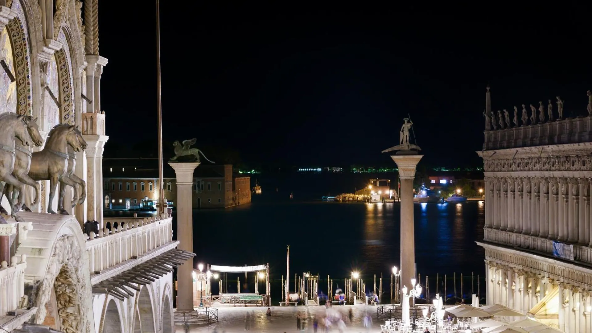 Apartment Due Leoni Terrace In St Mark'S Square Venice Italy